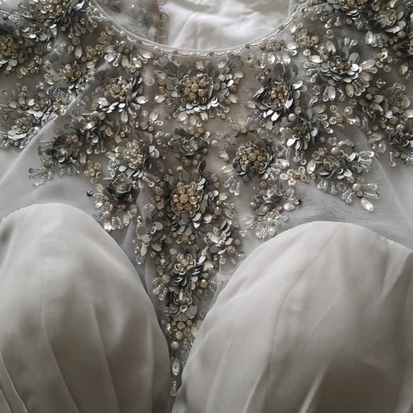 Lasting Moments elegant gown - Picture 6 of 6